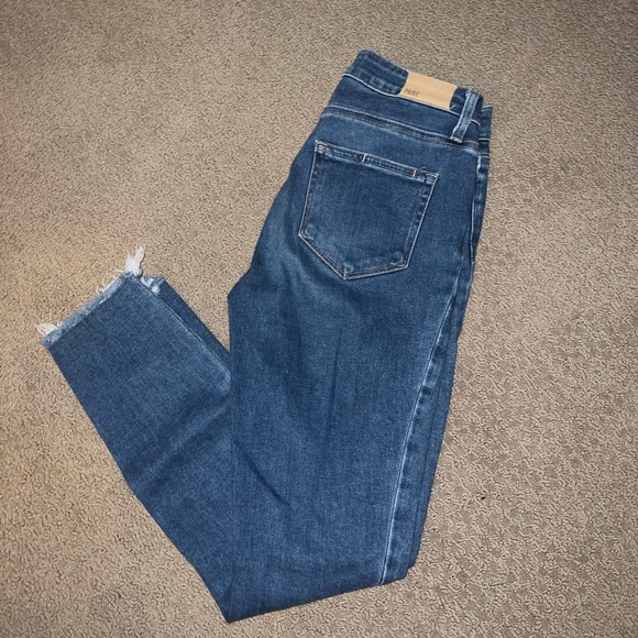 Paige Jeans - like new! - size 25 - Picture 3 of 8